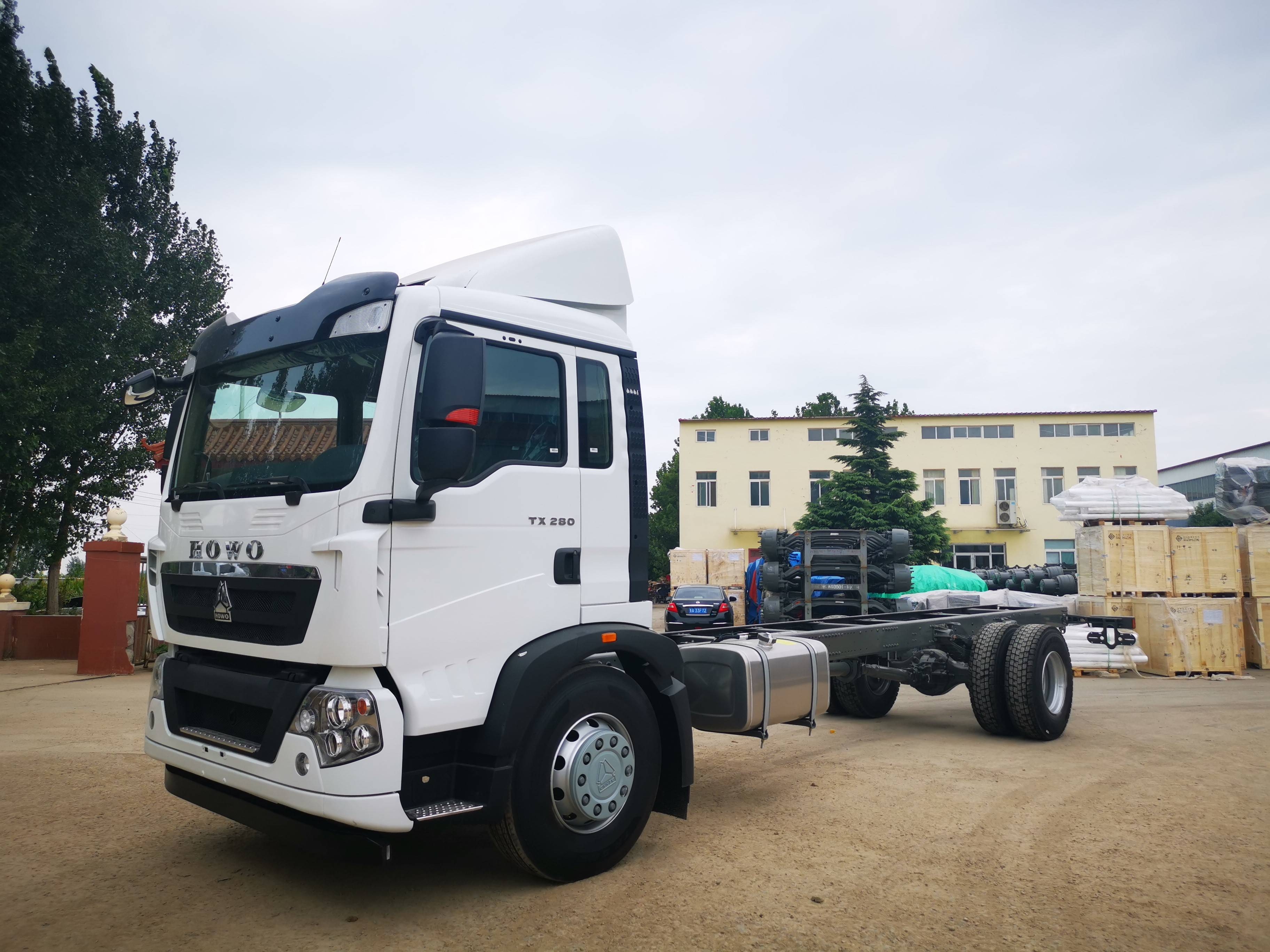 Camion de transport HOWO TX 4X2