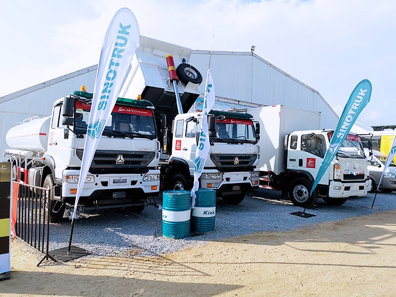 Les produits SINOTRUK sont exposés au Salon International de l'Auto d'Abidjan.