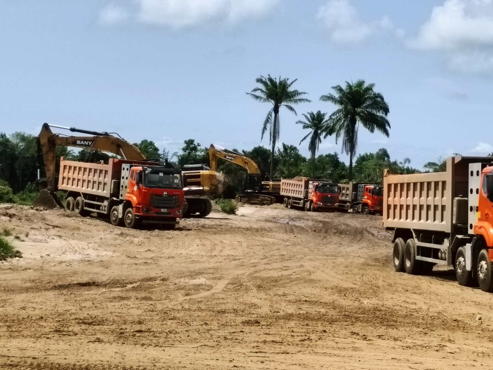 Nigeria’s first batch of CNG dump trucks operating on the ground