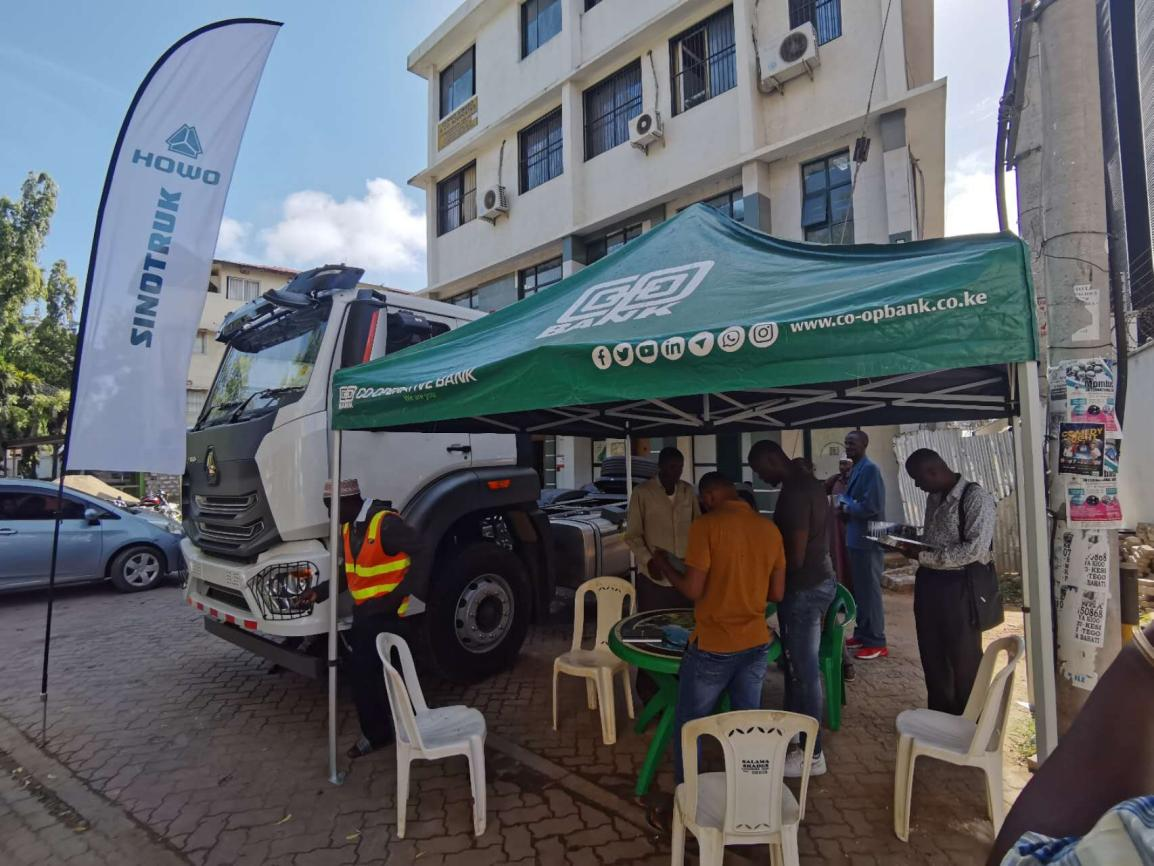 The Authorized dealer RUNDA carries out roadshow promotion activities in different cities.