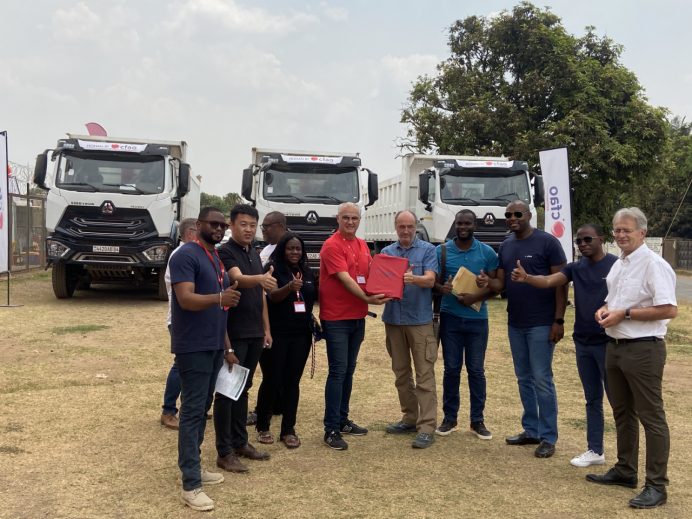 Cérémonie de livraison de véhicules pour un client majeur organisée par CFAO MOTORS RDC