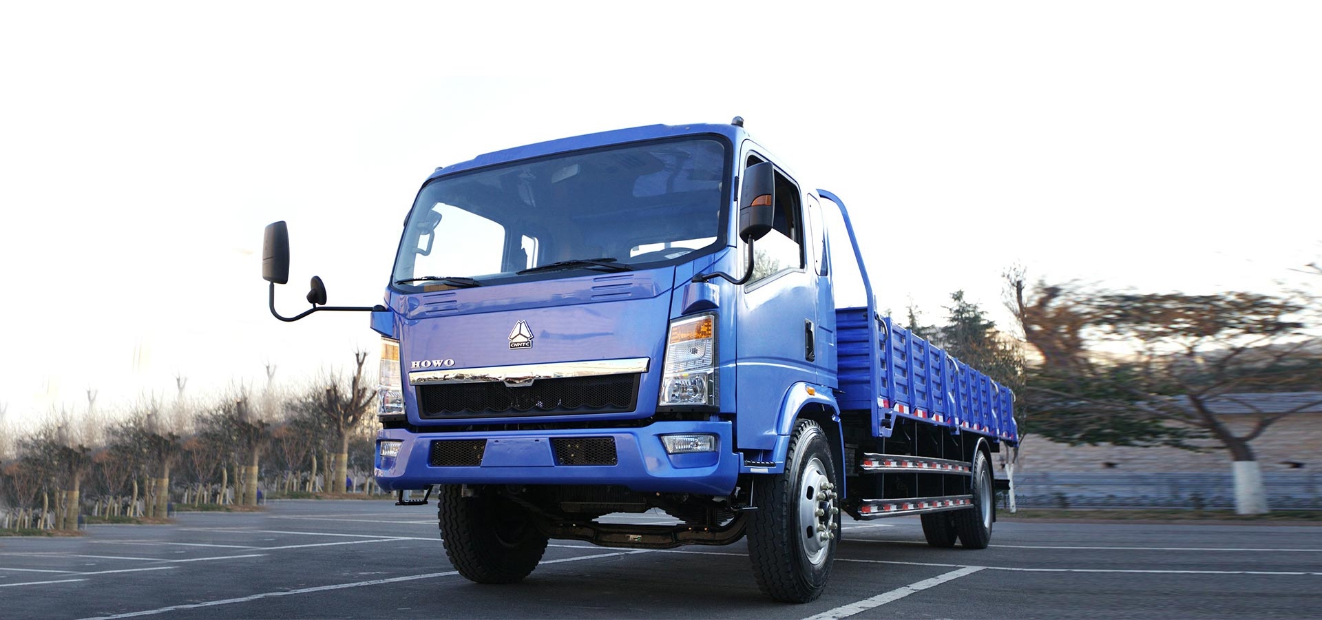 CAMION LÉGER DE 8 TONNES